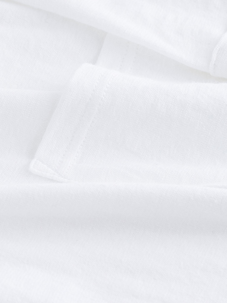 White Oversized Linen Look Washed Pocket Detail Slouch V-Neck T-Shirt - Image 6 of 6 White Oversized Linen Look Washed Pocket Detail Slouch V-Neck T-Shirt - Image 6 of 6