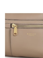 حقيبة لون كريمي بجيوب وسحاب صغير علوي Icon من Radley London - صورة 5 من 5
