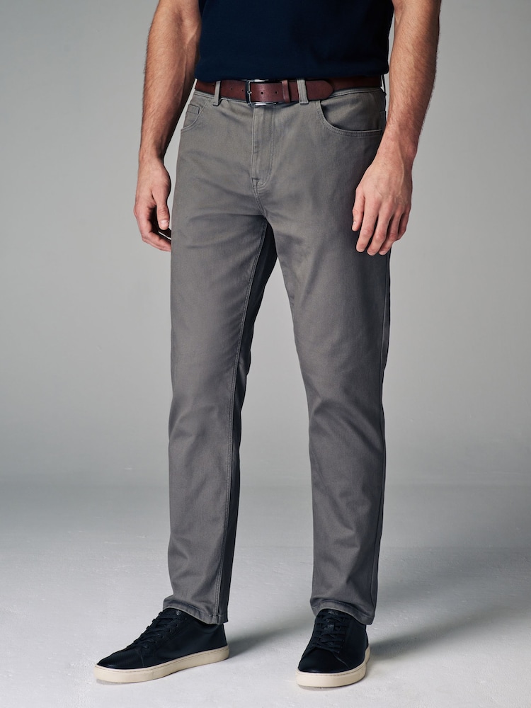 Grau - Weiche Hose im Jean-Stil mit 5 Taschen und Gürtel - Bild 1 von 6 Grau - Weiche Hose im Jean-Stil mit 5 Taschen und Gürtel - Bild 1 von 6