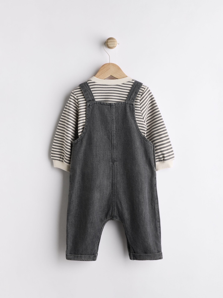Schwarz/Grau - Set mit Denim-Latzhose und Body für Babys (0M.–2J.) - Bild 2 von 8 Schwarz/Grau - Set mit Denim-Latzhose und Body für Babys (0M.–2J.) - Bild 2 von 8