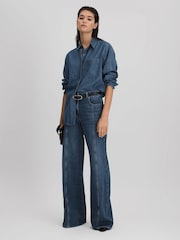 Azul medio - Vaqueros acampanados con costura delantera Juniper de Reiss - Imagen 6 de 6