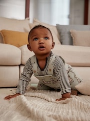 Salbeigrüne Giraffe - Set aus Latzhose und Body für Babys (0 Monate bis 2 Jahre) - Bild 3 von 12