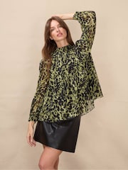Ro&Zo Green Soft Leopard Print Tie Cuff Blouse - Image 3 of 5