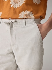 Light Grey Linen Viscose Shorts - Image 4 of 9