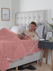 Slumberdown Pink Comfy Hugs 10 Temperature Settings Heated Throw - Image 1 of 7