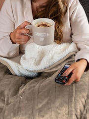 Slumberdown Natural Cosy And Snug Sherpa Fleece Heated Throw - Image 3 of 8