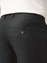 Schwarz - Shorts aus Leinen und Viskose - Bild 2 von 2