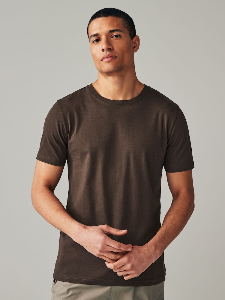 Marrón chocolate oscuro - Camiseta básica de algodón con cuello redondo - Imagen 1 de 7 Marrón chocolate oscuro - Camiseta básica de algodón con cuello redondo - Imagen 1 de 7