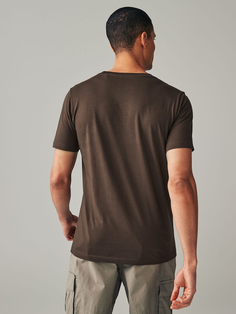 Marrón chocolate oscuro - Camiseta básica de algodón con cuello redondo - Imagen 2 de 7 Marrón chocolate oscuro - Camiseta básica de algodón con cuello redondo - Imagen 2 de 7