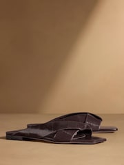 Marrón - Sandalias planas tipo mule Medway de Russell & Bromley - Imagen 3 de 8