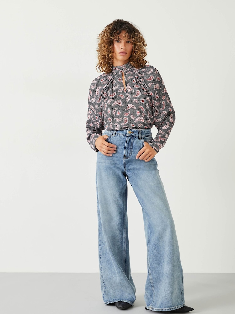 Hush Leenah Bluse mit Schlüssellochöffnung - Bild 1 von 5 Hush Leenah Bluse mit Schlüssellochöffnung - Bild 1 von 5