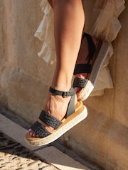 Schwarz - Linzi Daria Inspired Espadrilles mit Plateau-Keilabsatz und zwei Riemen - Bild 1 von 5