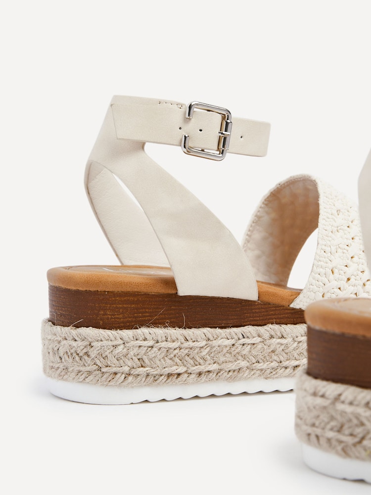 Weiß - Linzi Daria Inspired Espadrilles mit Plateau-Keilabsatz und zwei Riemen - Bild 5 von 5