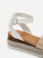 Gold - Linzi Anya Zweiteilige Espadrille-Sandalen mit Plateausohle und Keilabsatz - Bild 5 von 5