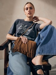 Svetlohnedá - Kožená crossbody kabelka so strapcami - Obrázok 1 z 11