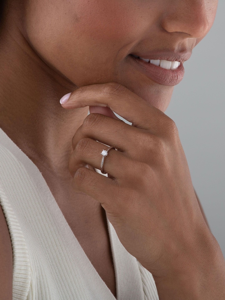 Beaverbrooks 9ct White Gold Diamond Solitaire Ring - Image 4 of 4
