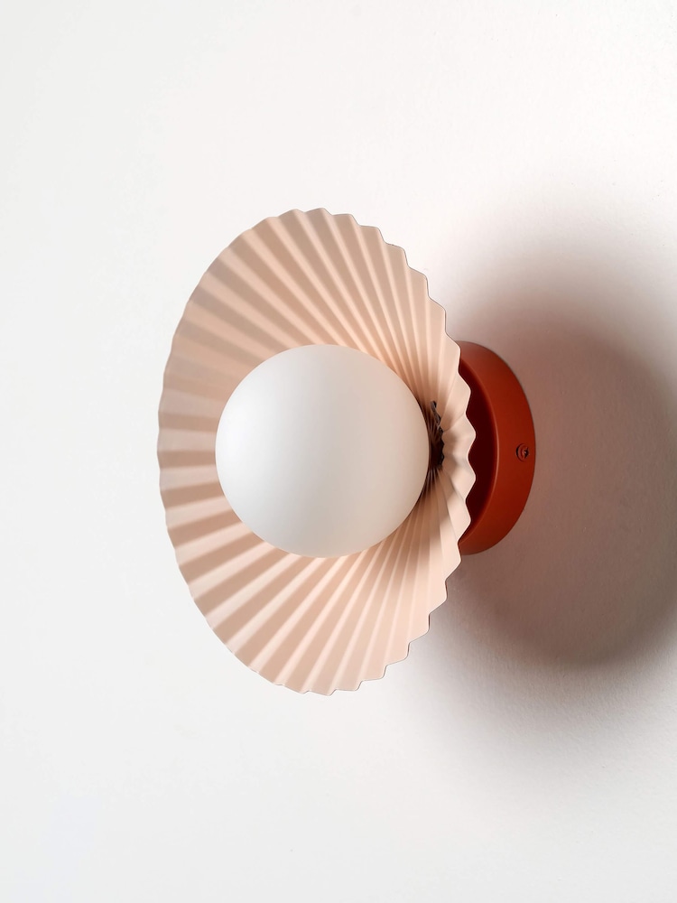 Houseof. Red The Pleat Wall Light by Emma Gurner - Image 2 of 4