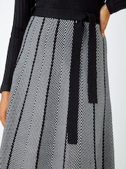 Roman Black Chevron Print Belted Jumper Dress - Image 5 of 5