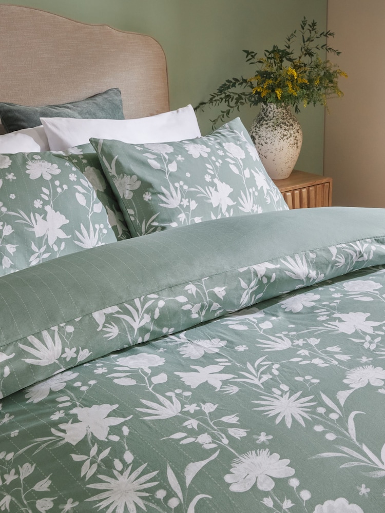 2 Pack Green/White Floral Reversible Duvet Cover and Pillowcase Set - Image 2 of 7
