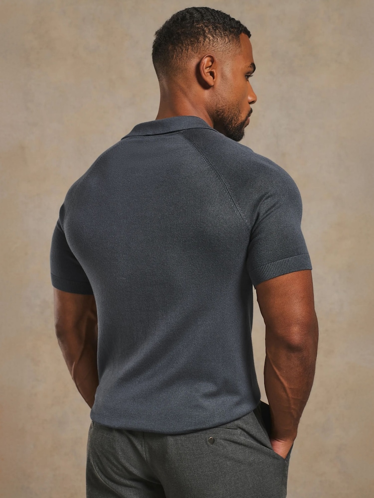 Grau - Tailored Athlete Muscle Fit Open Collar Knitted Polo Shirt - Bild 2 von 6