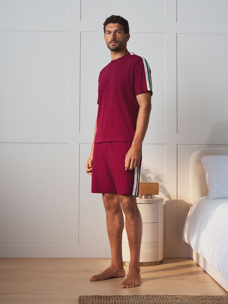 Burgundy Red Side Stripe - Zestaw piżamowy z krótkim rękawem i wzorem w paski - Obraz 1 z 8 Burgundy Red Side Stripe - Zestaw piżamowy z krótkim rękawem i wzorem w paski - Obraz 1 z 8