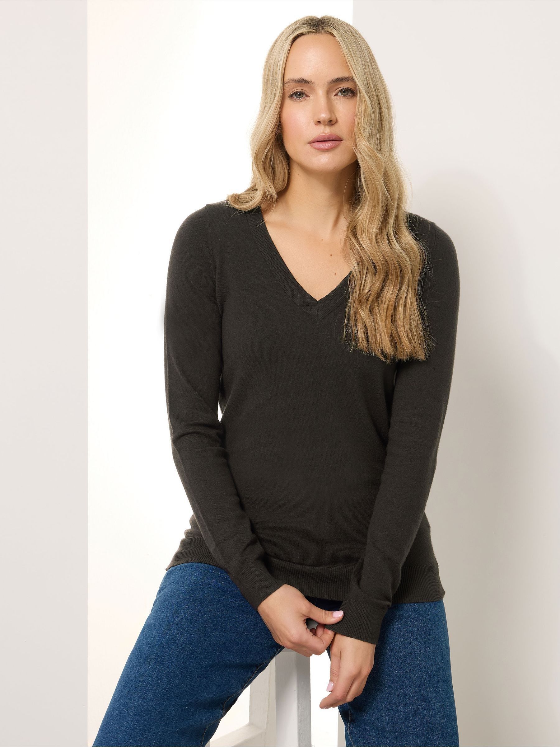 Long Tall Sally Women's Chocolate Tall Knit V-Neck Jumper In | : 8/10 - Image 2