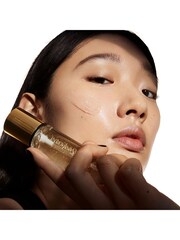 Yves Saint Laurent Touche Éclat Blur Primer - Image 5 of 5