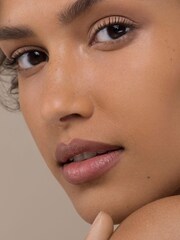 Bobbi Brown Skin Long-Wear Weightless Foundation SPF 15 - Image 3 of 4