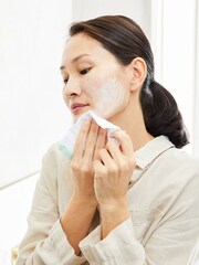 Liz Earle Cleanse & Polish 100ml Starter Kit - Image 5 of 5