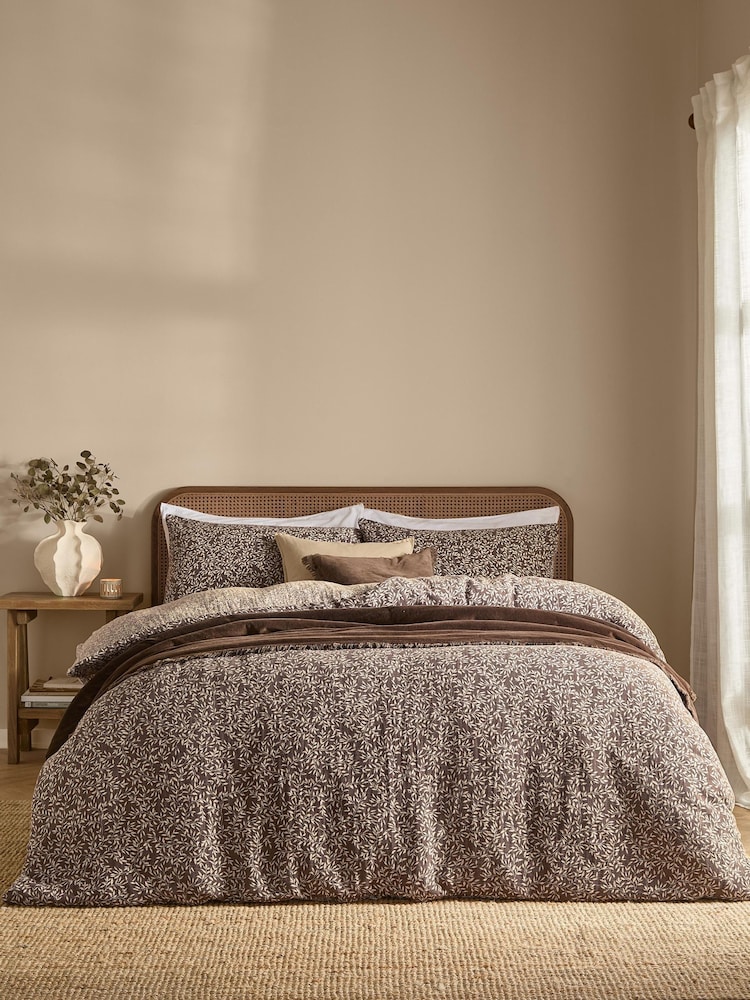 Yard Chocolate Perrie Leaf Muslin 100% Cotton Reversible Duvet Cover and Pillowcase Set - Image 2 of 5 Yard Chocolate Perrie Leaf Muslin 100% Cotton Reversible Duvet Cover and Pillowcase Set - Image 2 of 5