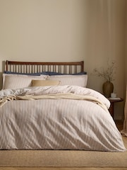 Yard Hebden Striped Cotton Reversible Duvet Cover and Pillowcase Set - صورة 1 من 4