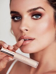 ICONIC London Seamless Concealer - Image 4 of 6