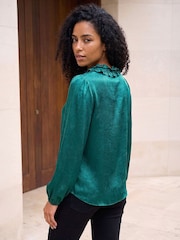 Жасыл - Roman Crinkle Satin Frill V-Neck Top - 4суретінің 4 суреті