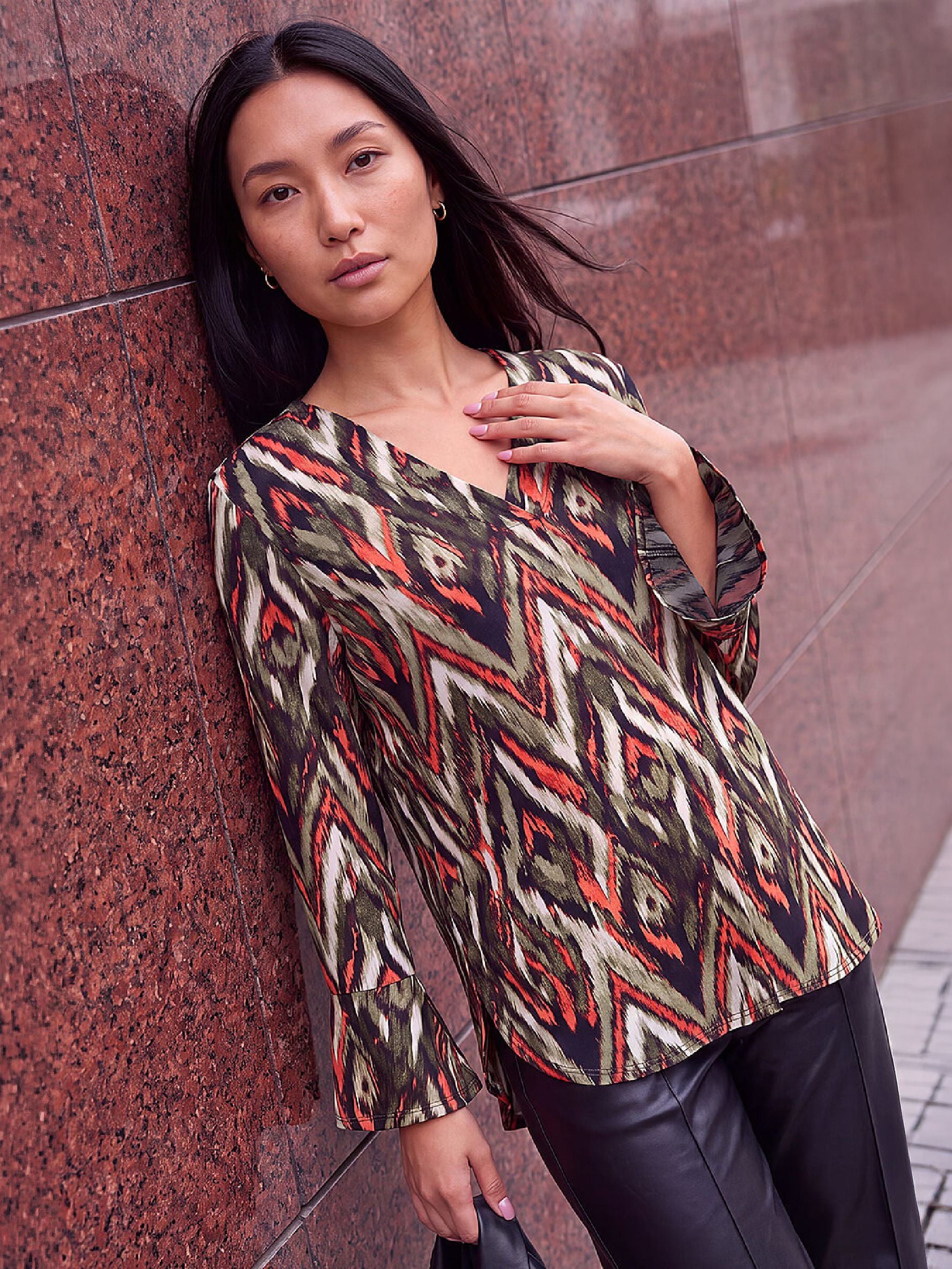 Roman Women's Khaki Abstract Print V-Neck Tunic Top In Size 20 - Image 6