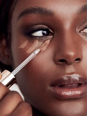 ICONIC London Seamless Concealer - Image 4 of 6