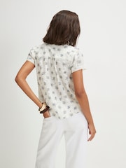 Cream na Floral - River Island Short Sleeve Button Front Blouse - Larawan 3 ng 4