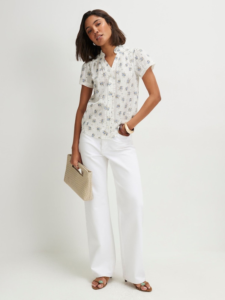 Cream na Floral - River Island Short Sleeve Button Front Blouse - Larawan 4 ng 4 Cream na Floral - River Island Short Sleeve Button Front Blouse - Larawan 4 ng 4