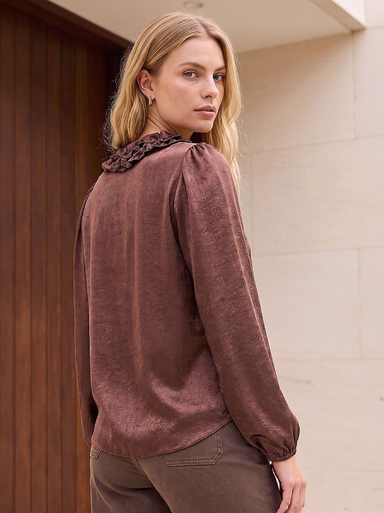 Қоңыр - Roman Crinkle Satin Frill V-Neck Top - 4суретінің 4 суреті