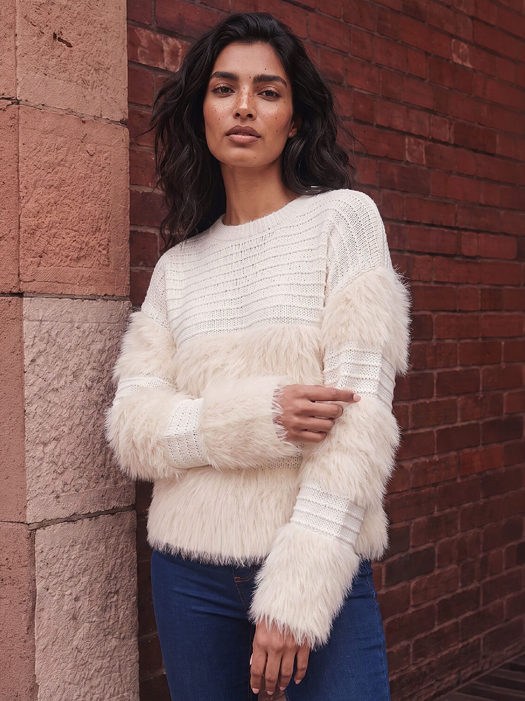 Roman Women's Ivory Textured Fluffy Knit Jumper Size 20 - Image 2