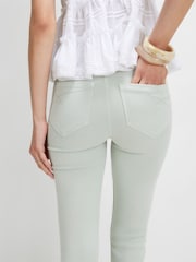 بنطلون جينز ضيق ناحت للقوام بخصر متوسط الارتفاع من River Island - صورة 4 من 4