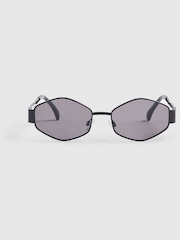 River Island Slim Hexangonal Sunglasses - Imagen 3 de 5