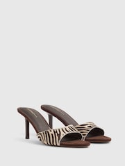 River Island sandály na podpatku typu pantofle se zebrovaným potiskem - Obrázek 5 z 5
