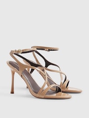River Island siksniņu sandales ar gandrīz nelieliem papēžiem - Attēls 6 no 6