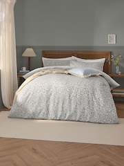 Wylder Grace Leaf Jacquard Satin Duvet Cover Set - 画像 1 / 3
