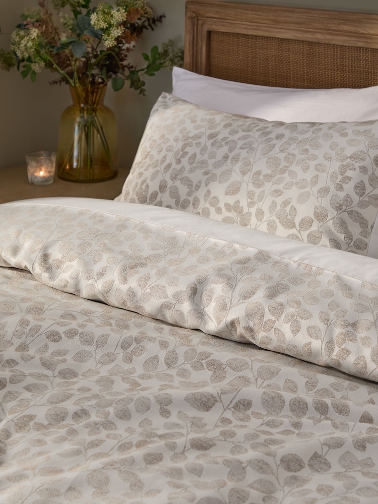 Wylder Grace Leaf Jacquard Satin Duvet Cover Set - 画像 2 / 3