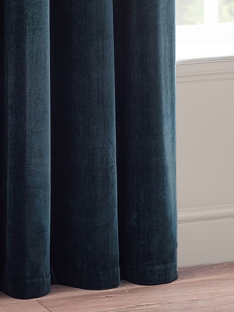 Yard Navy Heavy Chenille Blackout Eyelet Curtain - Image 4 of 4