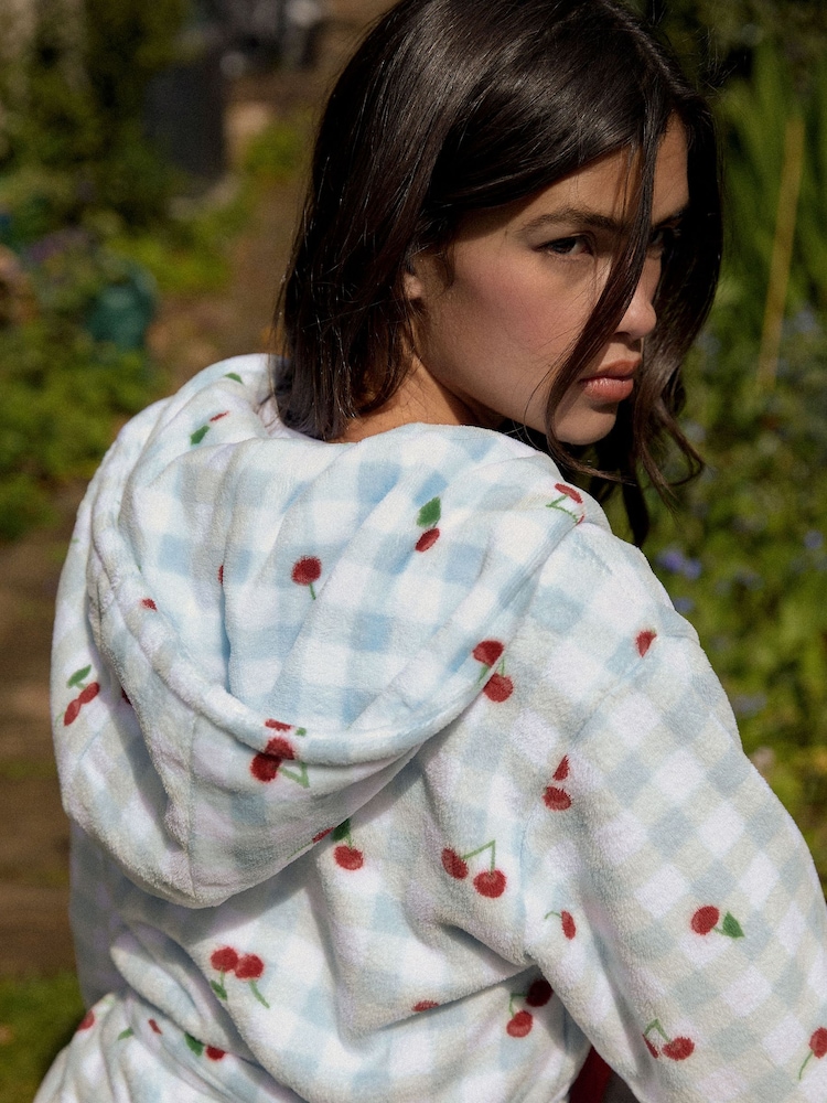 Urban Threads Fruity Gingham Print Fleece Dressing Gown - Imagen 4 de 4