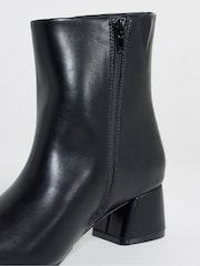 JD Williams Black Wide Fit Block Heel Ankle Boots - Image 3 of 4