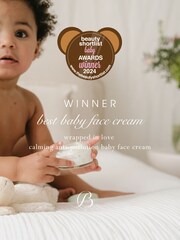 Little Butterfly London Secrets at Starlight  Illuminating Night Cream 50ml - Image 2 of 5