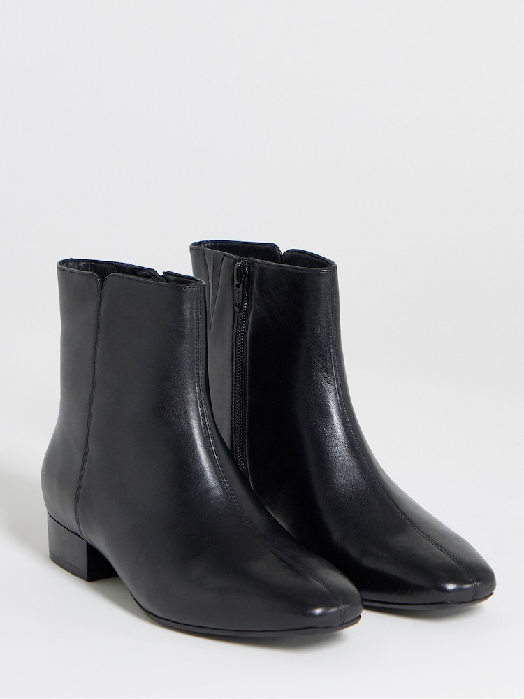JD Williams Black Wide Fit Leather Ankle Boots - Image 2 of 4 JD Williams Black Wide Fit Leather Ankle Boots - Image 2 of 4